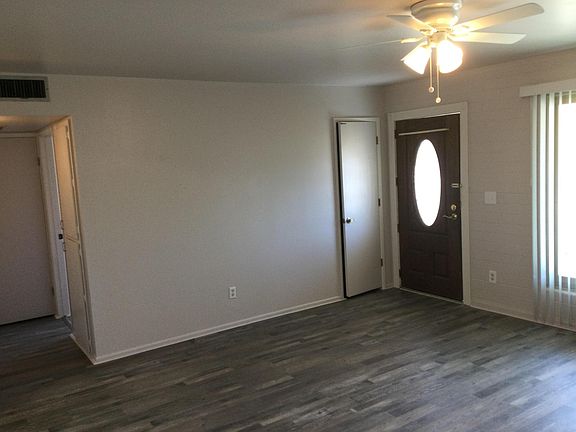 4th image of 10836 W Canterbury Dr