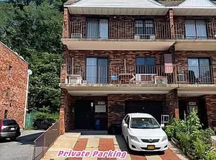 6815 242nd St, Flushing, NY 11362