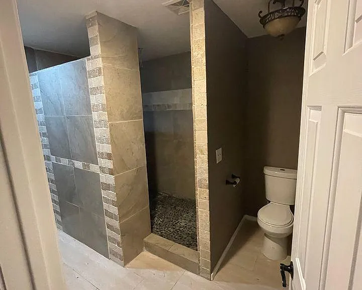 15809 W Maui Ln — Photo 3