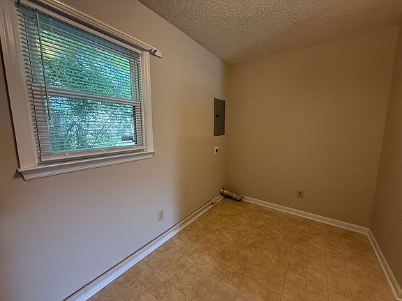 5th image of 2310 Indian Dr APT 15