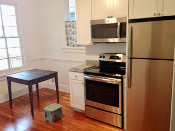 4th image of 2915 Floyd Ave
