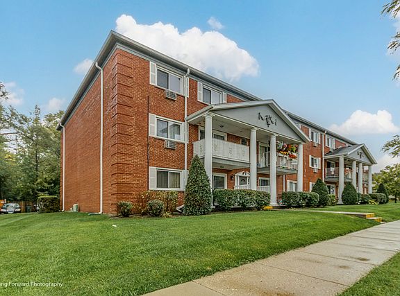 2nd image of 105 E Lillian Ave APT 2C