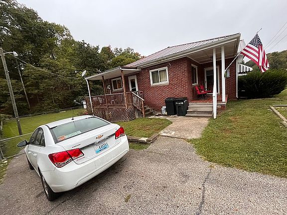 3rd image of 1006 Raceland Ave