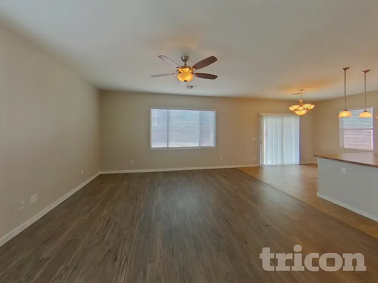 21338 N Denver Ct — Photo 4