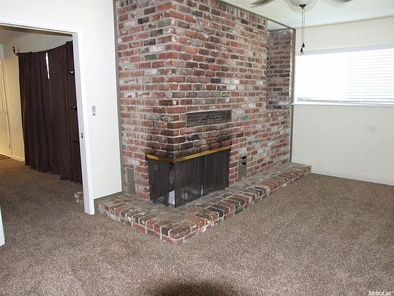 3rd image of 5718 Almond Ave