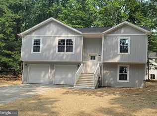 90 Floral Ln, Harpers Ferry, WV 25425