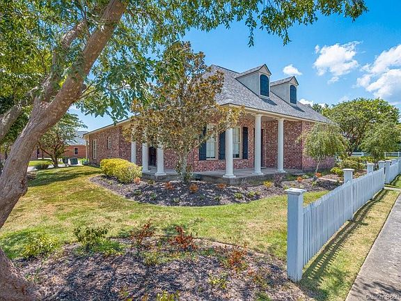 4th image of 5920 Camellia Pl