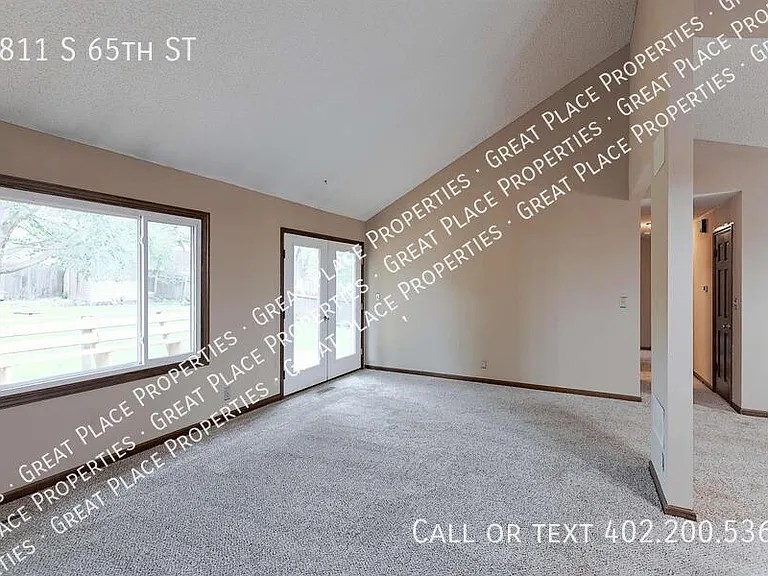 4811 S 65th St — Photo 14