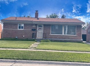 32804 Mackenzie Dr, Westland, MI 48185