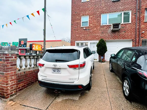 25-11 33rd Street image 10 of 10