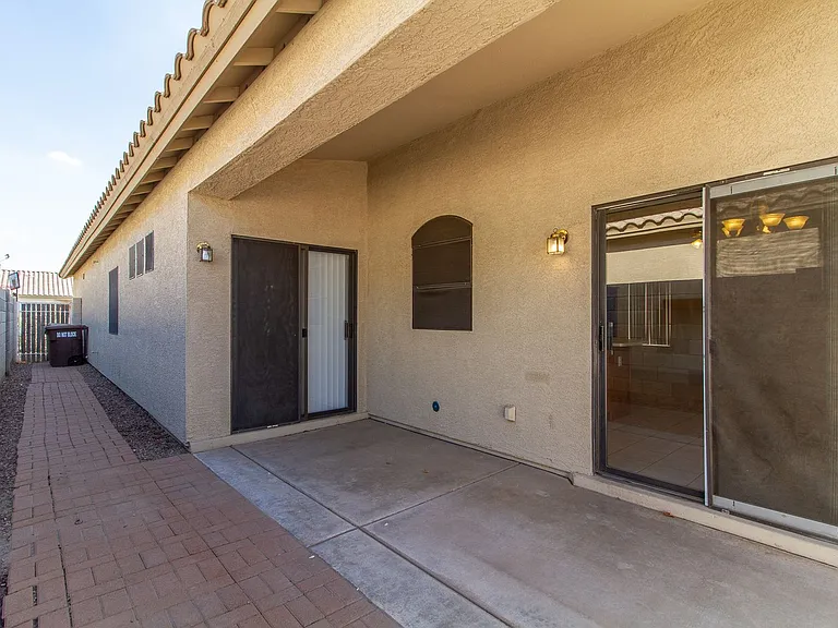 12100 N 89th Dr — Photo 17
