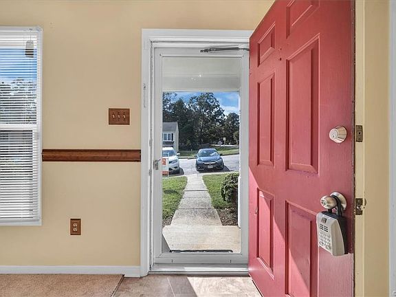3rd image of 15203 Broadwater Ct