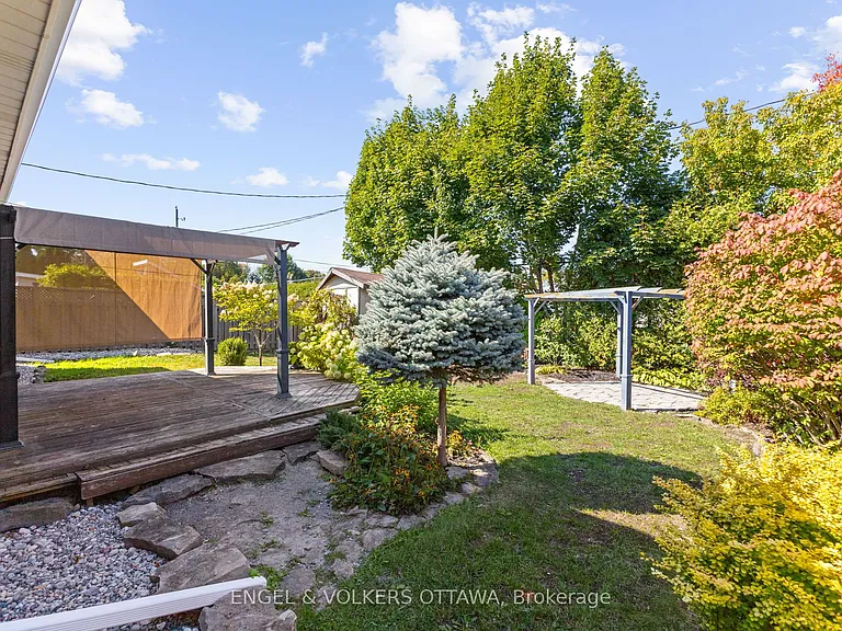 855 Weston Dr — Photo 31