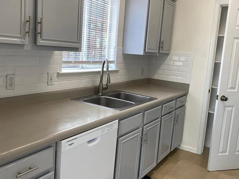 2150 King James Pl #1 — Photo 16