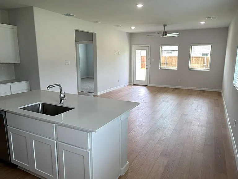 888 Sunflower Rd — Photo 3