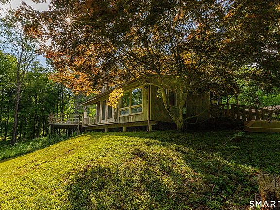 3rd image of 1134 Bantam Road