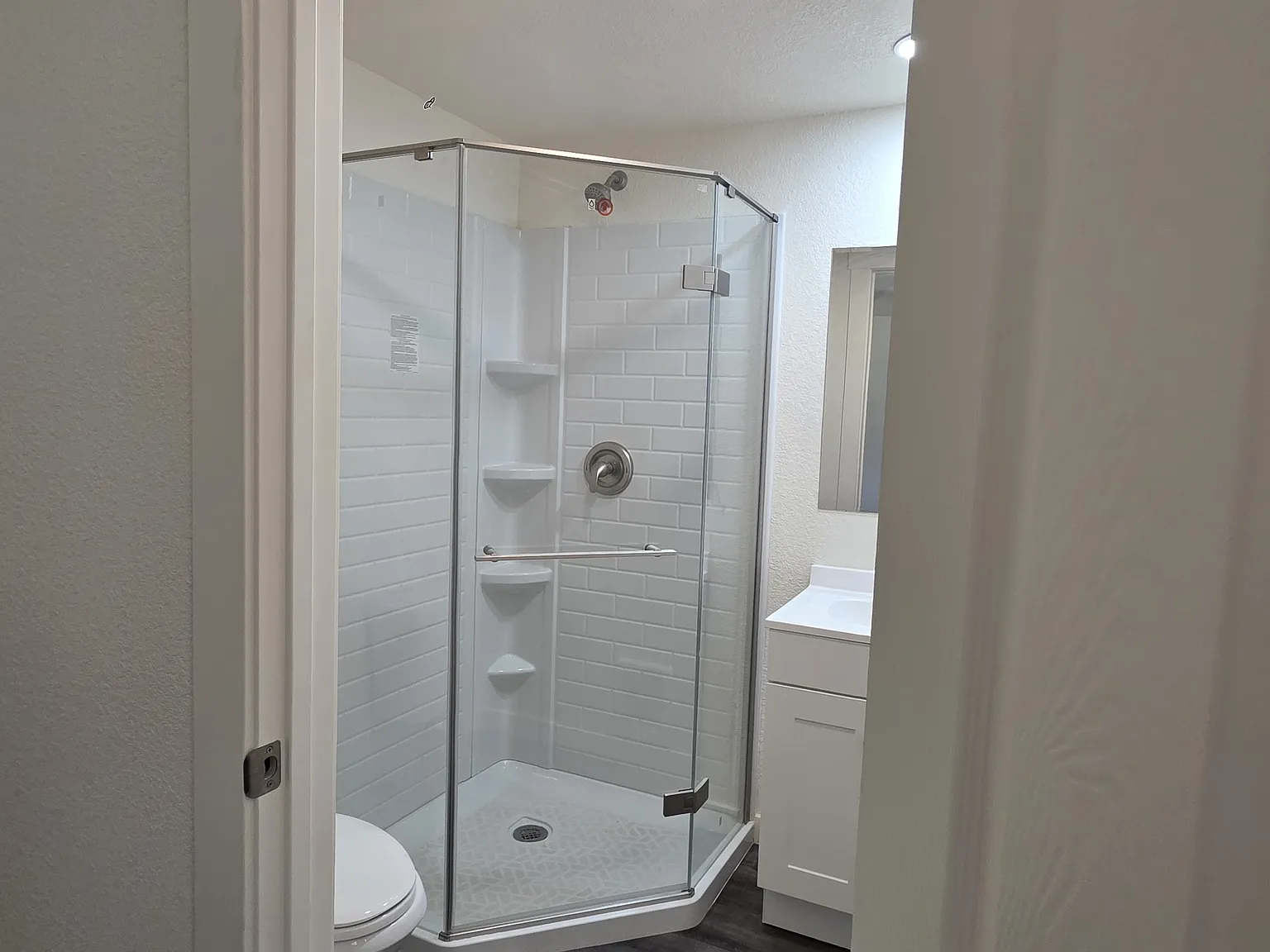 3 bed, 1008 sqft, $1,850 — Photo 3
