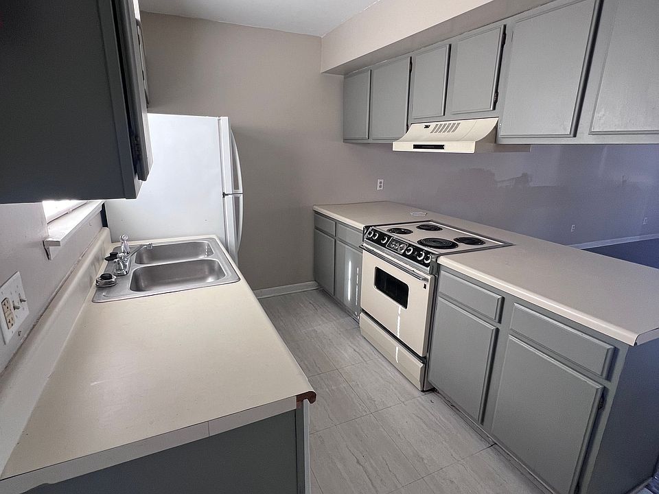 1st image of B3 Hidden Valley Dr Unit B3