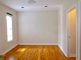 210 Lippincott St, Toronto, ON M5S2P5