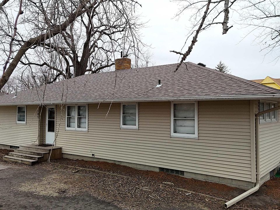 1st image of 107 4th St N