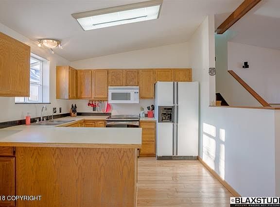 2nd image of 1922 Greenwood St