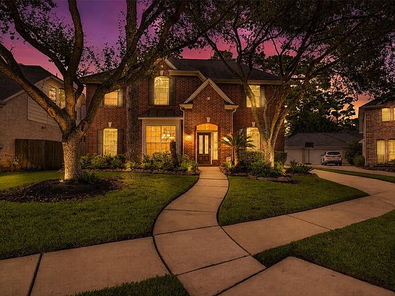 3rd image of 16210 Bontura St