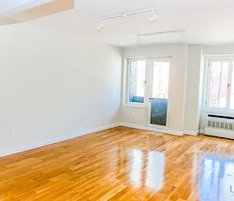 Rented by Urban Realty NYC | media 24