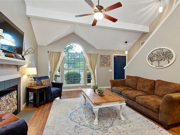 4th image of 610 Sunny Brook Dr