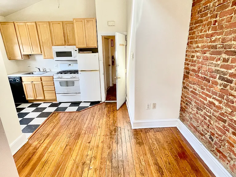 253 W Hansberry St #3F — Photo 6