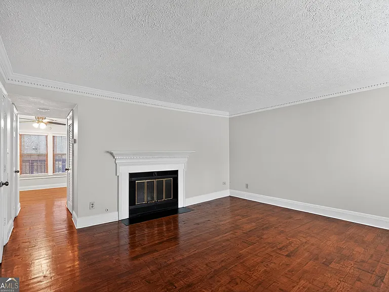 898 Chippendale Ln — Photo 9