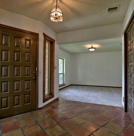3rd image of 110 Dani Ln