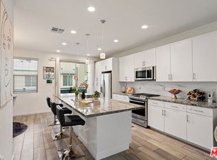 19547 Cardigan Dr, Northridge, CA 91324