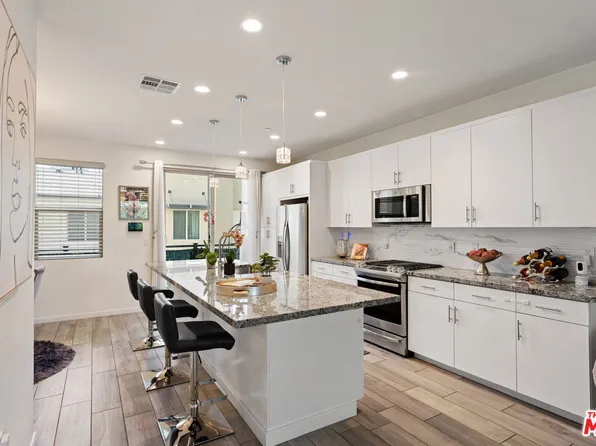 19547 Cardigan Dr, Northridge, CA 91324