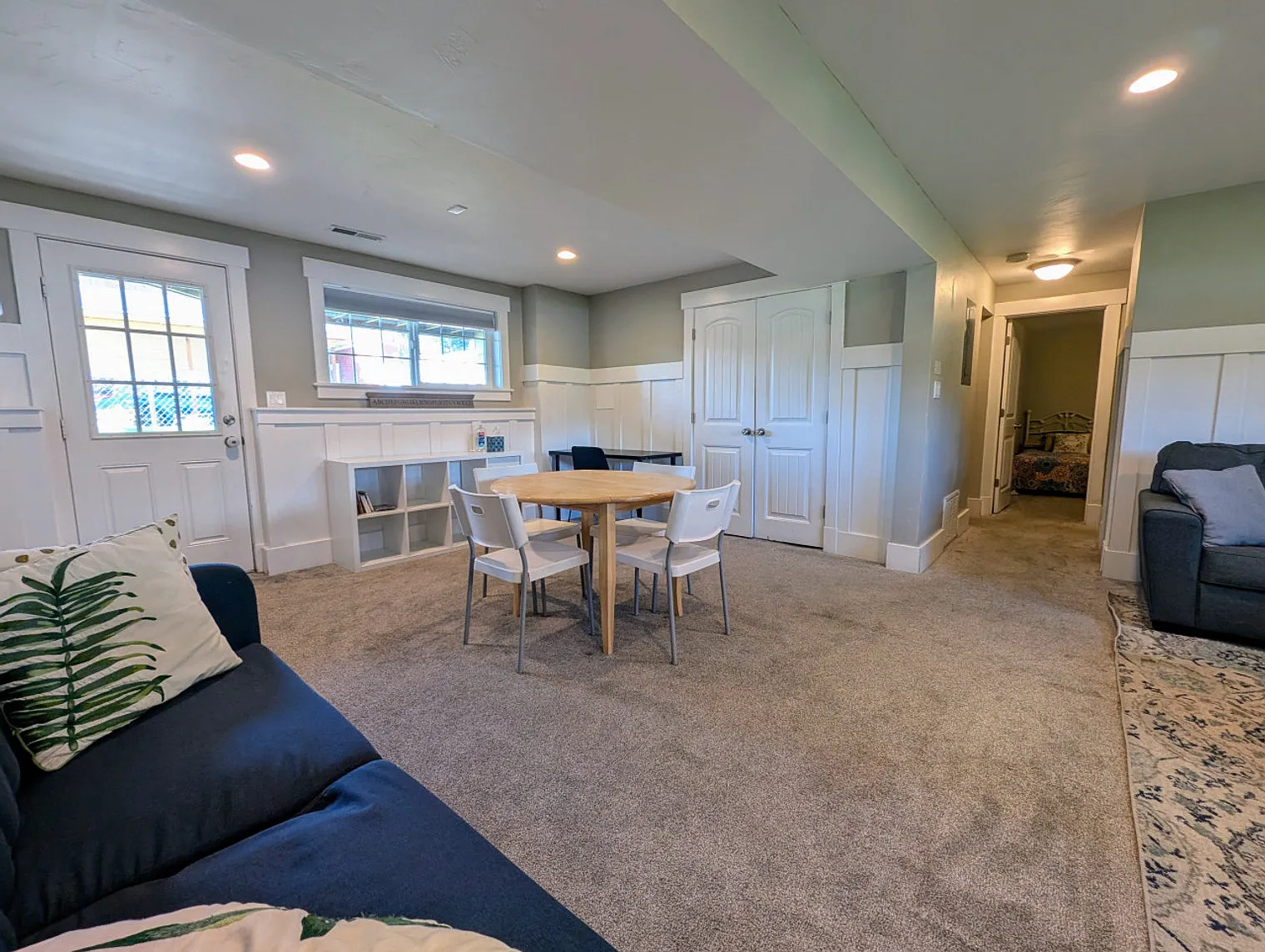 3 bed, 2.0 bath, 2583 sqft, $3,198 — Photo 4