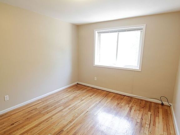 5th image of 3508 Russell Blvd APT 9