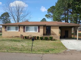 233 Roger Ave, Bolivar, TN 38008