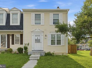 22 Quincy Ct, Sterling, VA 20165