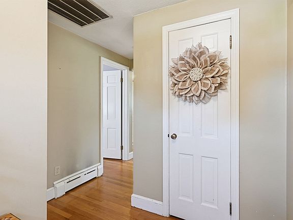 4th image of 52 Elbert Rd