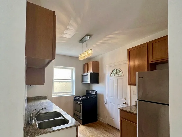 6303 N Rockwell St #3 — Photo 8
