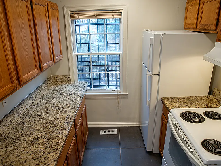 1585 N Columbia Pl — Photo 10