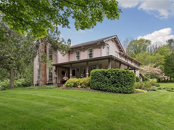 2nd image of 1096 W Lake Rd