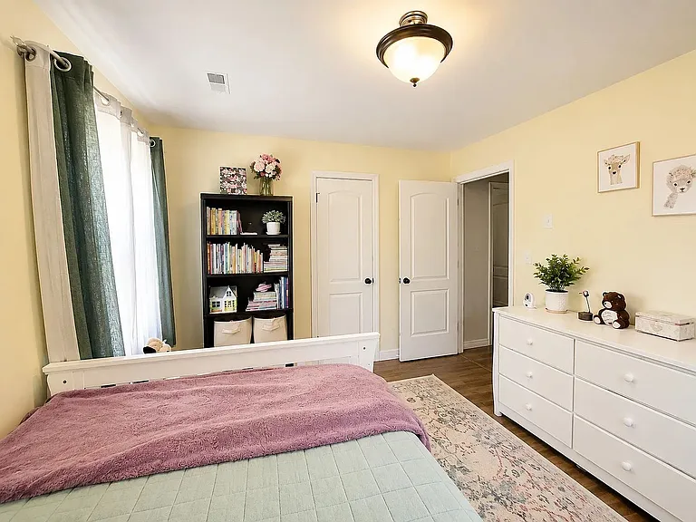 703 Oak Creek Rd — Photo 9