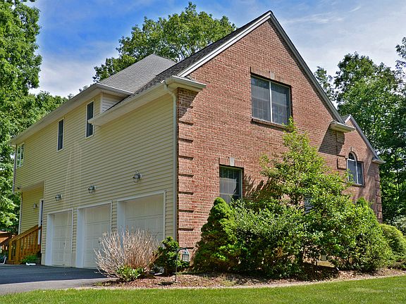 2nd image of 24 Denise Dr