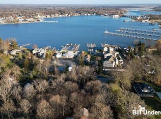 10 Park St, Saugatuck, MI 49453