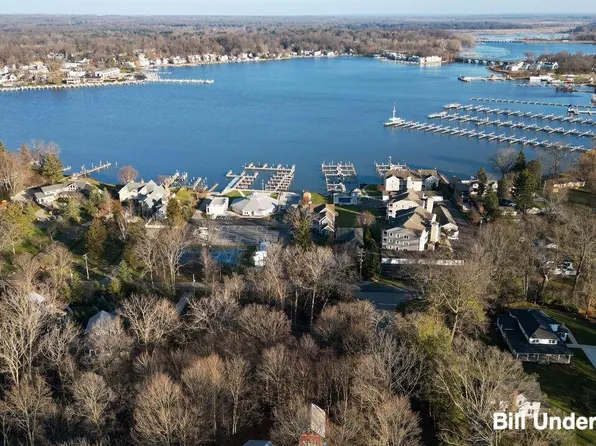 10 Park St, Saugatuck, MI 49453