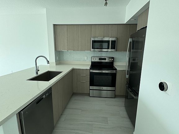 2nd image of 602 E Dania Bch #905