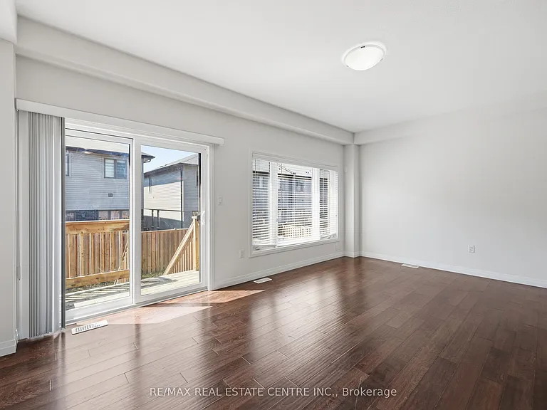 37 Greenwich Ave — Photo 17
