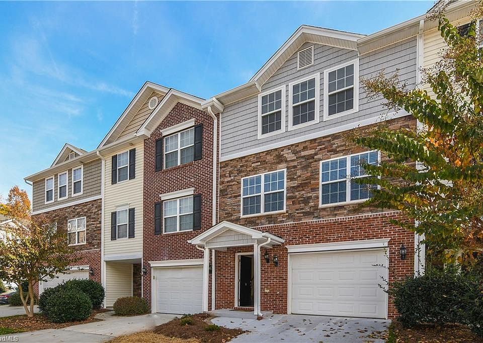 1st image of 16 Dillingham Pl
