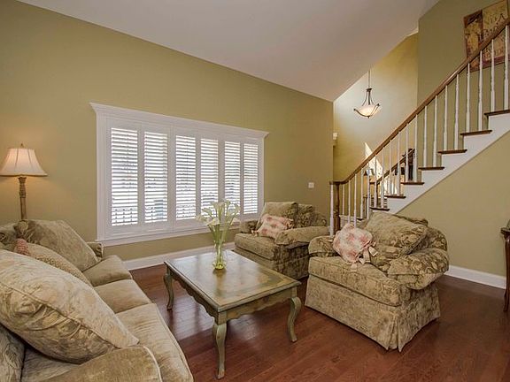 3rd image of 39W658 Sulley Dr