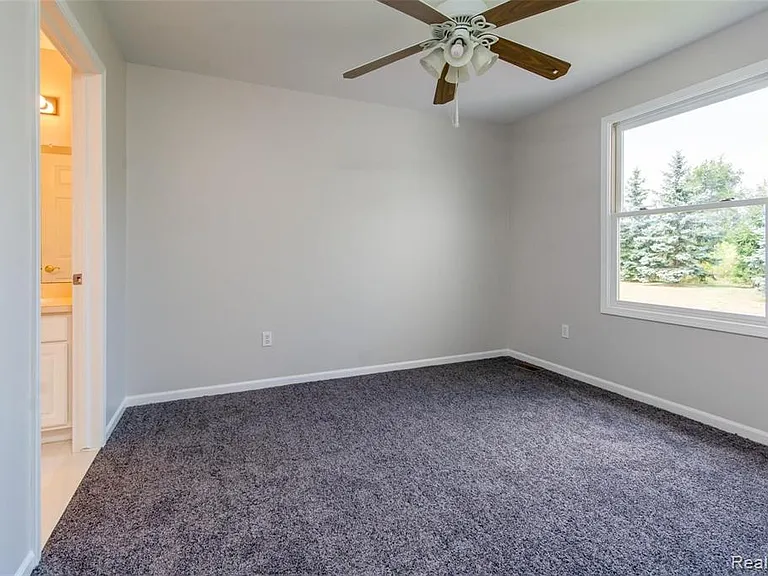 51334 W Hills Dr — Photo 25